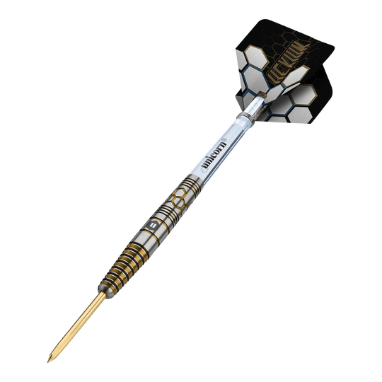 Freccette in acciaio Unicorn Hexium Style 03 oro e nere Unicorn Hexium Style 03 Gold & Black Steeldarts sind auf diesem Bild zu sehen. Das Design kombiniert schwarze und goldene Elemente auf den Steeldarts.