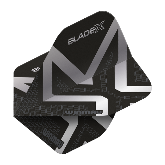 Alette standard Winmau Prism Delta Blade X Metallic Silver No2 Das Bild zeigt die Winmau Prism Delta Blade X Metallic Silver No2 Standard Flights. Diese Flights haben ein auffälliges, silbernes Design.