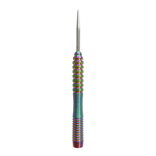 Freccette McDart Rainbow 3 con fusto in acciaio - 22 g Das Bild zeigt die McDart Rainbow 3 Steeldart-Barrels - 22g. Es handelt sich um Dart-Barrels mit auffälligem Regenbogen-Design.