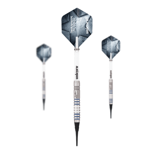 Freccette morbide Unicorn Silver Star Var.3 Gary Anderson Das Produkt Unicorn Silver Star Var.3 Gary Anderson Softdarts ist als Set abgebildet. Man sieht die Dartpfeile in einer Verpackung angeordnet.