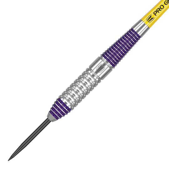 Freccette Target Luke Littler in ottone e acciaio - 22 g Das Bild zeigt einen Target Luke Littler Brass Steeldart mit einem Gewicht von 22g. Der Dart hat silberne und violette Rillen am Griff sowie eine gelbe Beschriftung am Schaft.