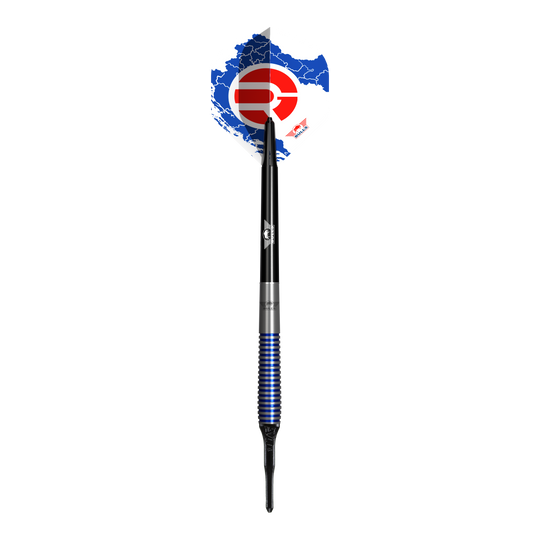 Bulls NL Romeo Grbavac freccette morbide - 19 g Das Bild zeigt einen Softdart namens "Bulls NL Romeo Grbavac Softdarts- 19g". Der Dart hat ein markantes Design mit blauen und silbernen Ringen am Griff sowie einer schwarz-weißen Flights mit roten und blauen Akzenten.