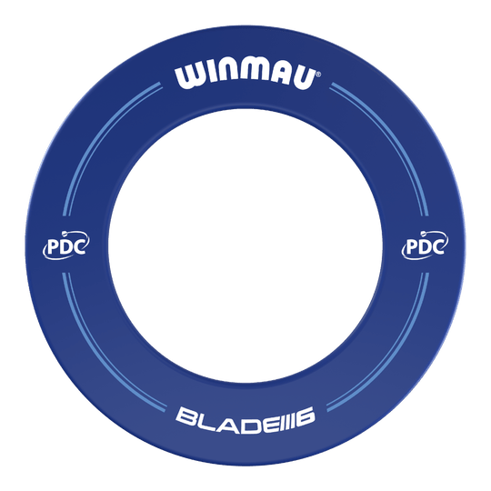 Winmau PDC Dartboard Surround - Blu Das Bild zeigt einen blauen Dartboard-Surround der Marke Winmau mit PDC-Logo. Auf dem Ring stehen die Worte "WINMAU" und "BLADE 6".