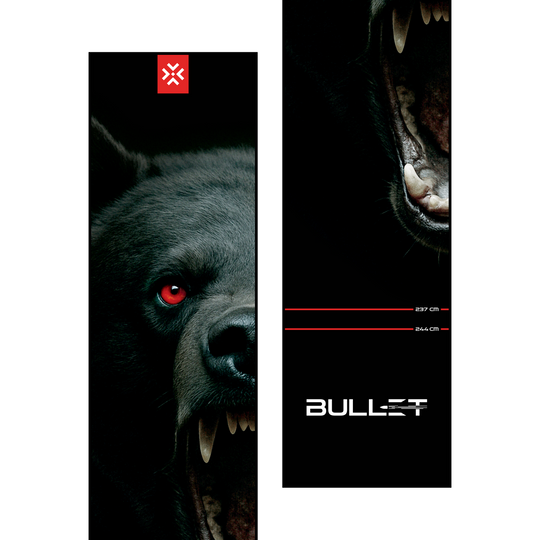 Tappetino per freccette Bullet Shred Die Bullet Shred Dartmatte ist auf dem Bild abgebildet. Diese Dartmatte schützt den Boden und markiert den Wurfbereich beim Dartspielen.