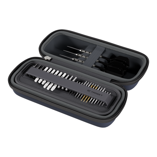 Custodia per freccette Target BOA Ein Dartcase in den Farben Navy und Dunkelgrau ist abgebildet. Es ist vermutlich das Target BOA Dartcase.