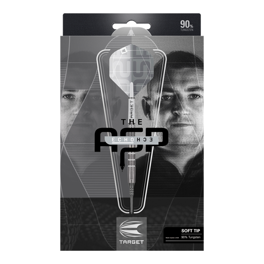 Freccette morbide Target Nathan Aspinall X Echo - 18 g Auf dem Bild ist die Verpackung des Produkts „Target Nathan Aspinall X Echo Softdarts - 18g“ zu sehen. In der Mitte der Verpackung befindet sich ein Softdart mit der Aufschrift „TARGET“ und im Hintergrund sind zwei Gesichter abgebildet.