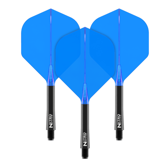 Das Bild zeigt drei blaue Dart Flights mit schwarzen Schäften. Auf den Schäften steht der Schriftzug "Nitro Flite".
