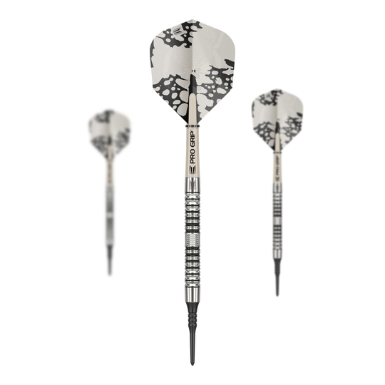 Freccette morbide Target EXO 10 Das Bild zeigt drei Target EXO 10 Softdarts mit silbernen Schäften und schwarz-weißen Flights. Die Darts haben eine strukturierte Griffzone und sind für Präzision im Spiel ausgelegt.