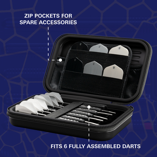 Custodia per freccette Target Takoma Josh Rock XL Das Bild zeigt das Produkt "Target Takoma Josh Rock XL Dartcase". Es bietet Platz für sechs vollständig montierte Darts und hat Reißverschlusstaschen für Ersatz-Zubehör.