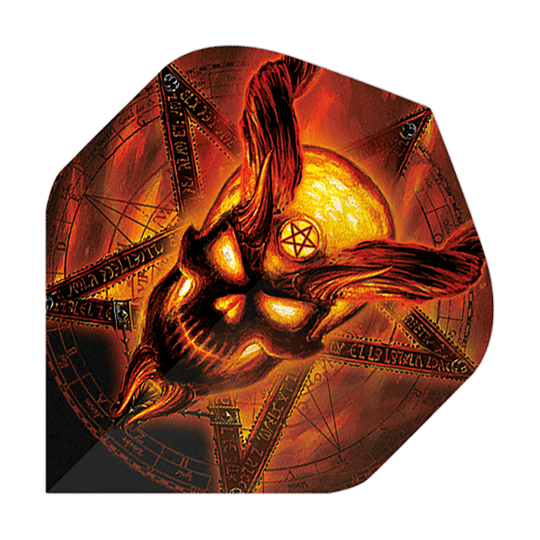 Voli standard n. 2 del Tempio in fiamme dell'alchimia Das Bild zeigt einen Dartflight mit einem brennenden, dämonischen Schädel und einem Pentagramm im Hintergrund. Die Farben sind hauptsächlich in Rot-, Orange- und Gelbtönen gehalten, was das feurige Design betont.