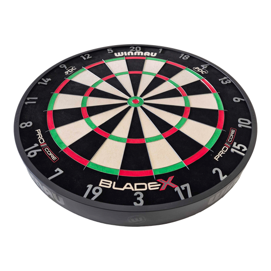 Bersaglio per freccette in acciaio Winmau Blade X ProCore Abgebildet ist das Produkt Winmau Blade X ProCore Steeldartboard. Es handelt sich um eine professionelle Steeldart-Scheibe.