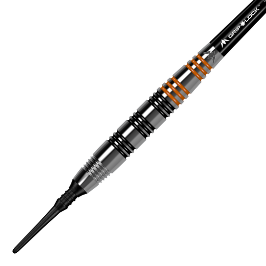 Freccette morbide Mission Javan Brass - 18 g Das Bild zeigt den "Mission Javan Brass Softdart" mit einem Gewicht von 18g. Der Dartpfeil ist silbern mit schwarzen und orangefarbenen Ringen am Griff.