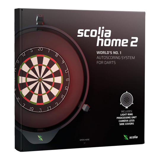 Sistema di punteggio automatico elettronico Scolia Home 2 con anello luminoso 2026 Auf dem Bild ist die Verpackung des Produkts "Scolia Home 2 Electronic Score System mit Beleuchtungsring" zu sehen. Es handelt sich um ein automatisches Zählsystem für Dartspiele mit Licht, Kamerabeinen und Abdeckungen.