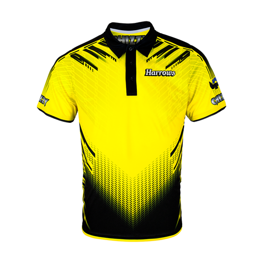 Harrows_Dave_Chisnall_Chizzy_Dartshirt_1 Das Bild zeigt ein gelbes Dartshirt mit schwarzen und weißen grafischen Mustern. Auf der Brust steht das Logo "Harrows" und auf den Ärmeln befindet sich der Schriftzug "CHIZZY".