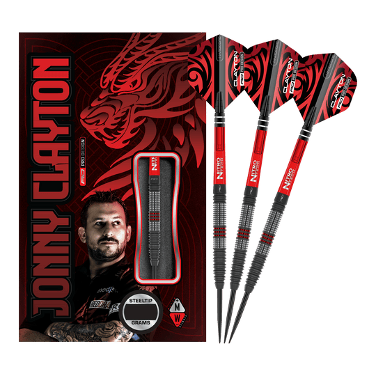 Freccette in acciaio Red Dragon Jonny Clayton Hiraeth Das Bild zeigt das Produkt "Red Dragon Jonny Clayton Hiraeth Steeldarts" mit drei Steeldarts und einer auffälligen Verpackung. Auf der Verpackung sind ein Porträt von Jonny Clayton und ein roter Drachen abgebildet.