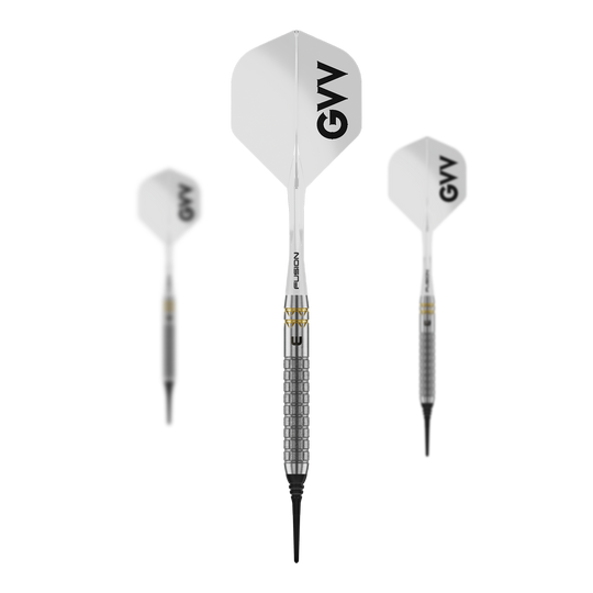 Freccette morbide Winmau Gian Van Veen W-MAX - 18g Auf dem Bild ist ein Set Winmau Gian Van Veen W-MAX Softdarts - 18g zu sehen. Drei Darts und das Zubehör sind abgebildet.