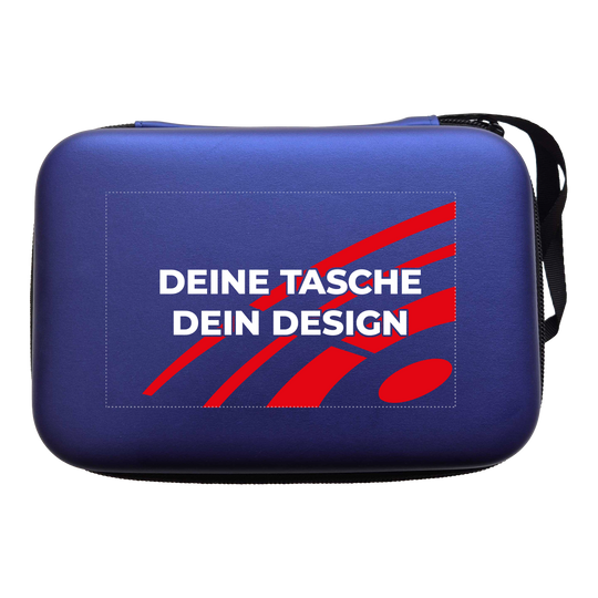 Hier ist ein McDart System4 Dartcase in Blau Metallic zu sehen. Das Etui liegt geöffnet auf einer glänzenden Oberfläche.