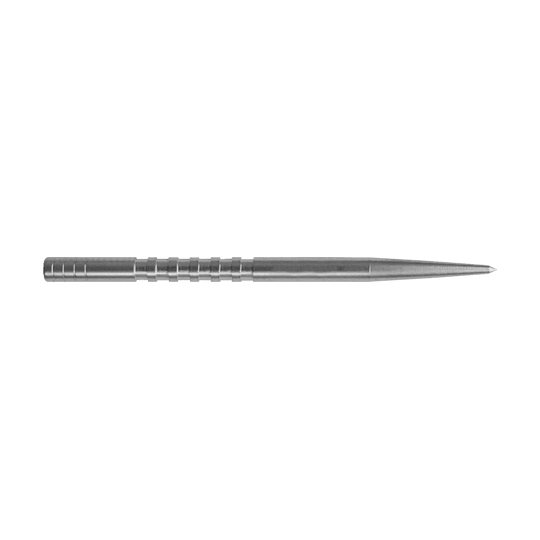 Condor Beak Point con punte di freccia tagliate Das Bild zeigt eine silberne Dartspitze mit feinen Rillen am hinteren Ende. Die Spitze ist lang und schmal geformt.