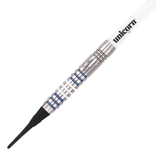 Freccette morbide Unicorn Silver Star Var.3 Gary Anderson Das Bild zeigt die Unicorn Silver Star Version 3 Gary Anderson Softdarts. Drei silberne Dartpfeile liegen nebeneinander auf weißem Hintergrund.