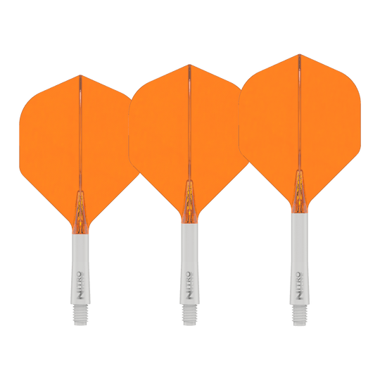 Red Dragon Nitroflite Asta bianca Alette arancioni n. 2 Das Bild zeigt das Produkt Red Dragon Nitroflite White Shaft Orange Flights No2. Es handelt sich um einen weißen Dart-Schaft mit orangefarbenen Flights.