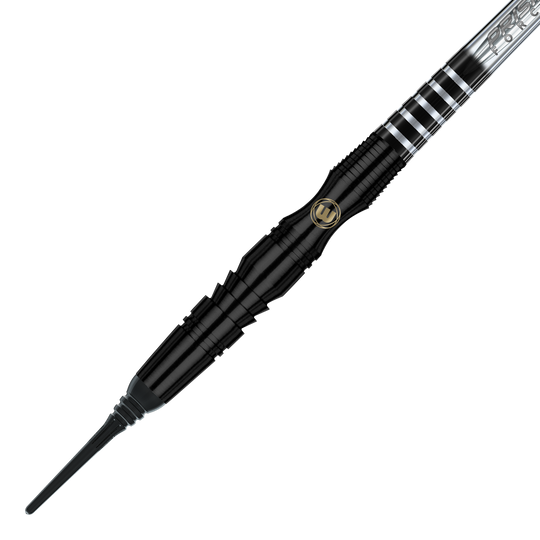 Freccette morbide Winmau Sniper Black - 20 g Dies ist ein Winmau Sniper Black Softdart mit einem Gewicht von 20g. Der Dart hat ein elegantes schwarzes Design mit silbernen Akzenten.