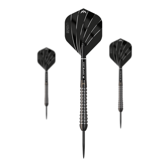 Freccette in acciaio Mission Spiro modello 2 - 22 g Das Bild zeigt drei Steeldarts des Modells "Mission Spiro Model 2" mit einem Gewicht von 22g. Die Darts sind schwarz mit silbernen Akzenten und haben auffällige Flights mit weißen Linien.