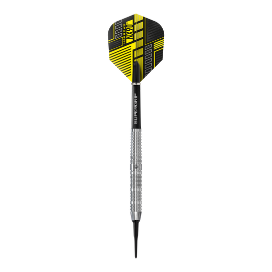 Harrows NX90 Softdarts paralleli Das Bild zeigt einen Harrows NX90 Parallel Softdart mit silbernem Schaft und schwarzem Flight. Der Flight hat ein modernes gelb-schwarzes Design.