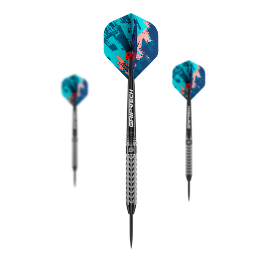 Freccette in acciaio al tungsteno GOAT Traction Das Bild zeigt drei GOAT Traction Tungsten Steeldarts mit bunten Flights in Blau- und Rottönen. Auf dem Mittelteil der Darts steht "GRIPTECH" geschrieben.