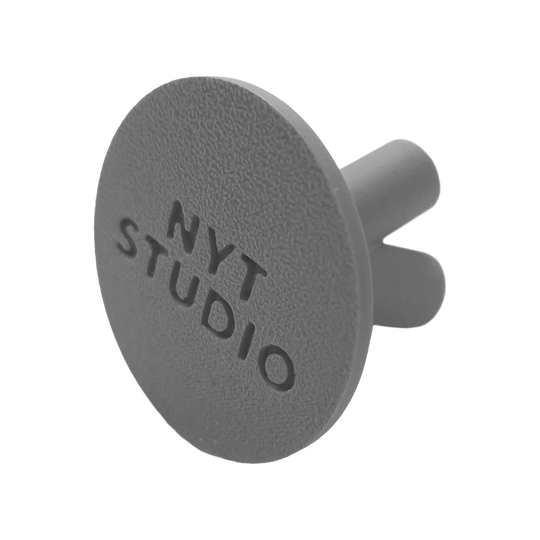 Das Bild zeigt einen NYTStudio Compact Darthalter in Grau. Diese Darstellung wurde vom Dateinamen abgeleitet.