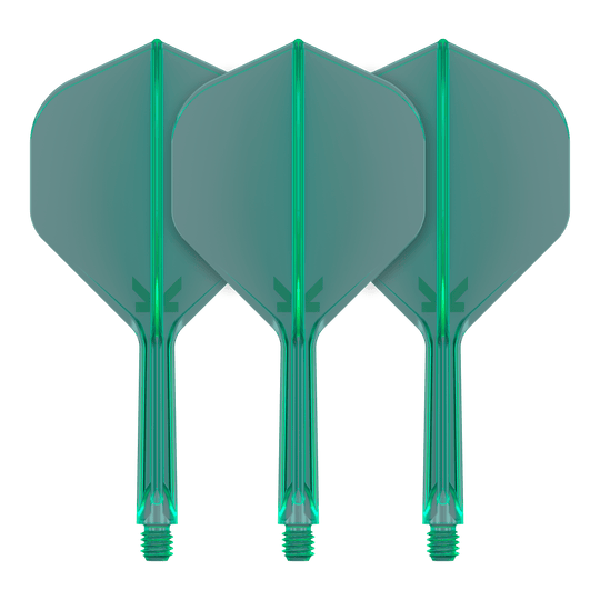 Target K-Flex No2 Standard Flight System - Verde Das Bild zeigt drei grüne Dartflights mit angebauten Schäften. Sie sind gleichmäßig angeordnet und weisen ein schlichtes, modernes Design auf.