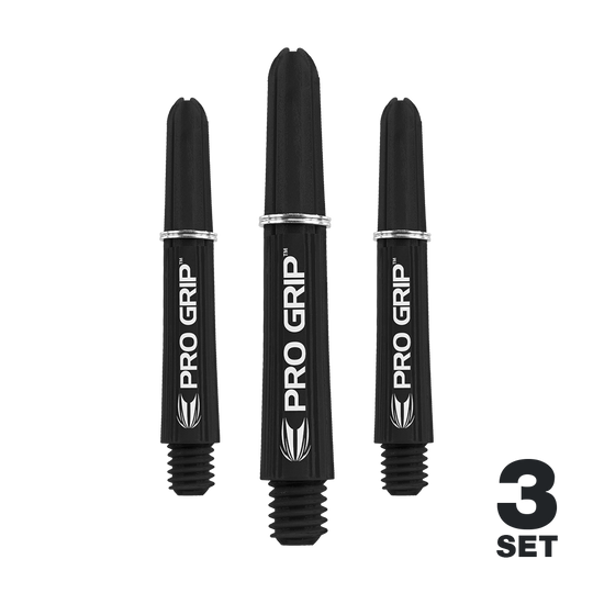 Target Pro Grip Shafts - 3 set - Nero Auf dem Bild sind drei schwarze Pro Grip Dartschäfte zu sehen. Unten rechts steht „3 Set“, was auf ein Set aus drei Stück hinweist.