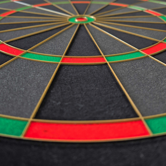 Bersaglio per freccette in acciaio Bulls NL Advantage Black Edition Hier findet sich eine weitere Ansicht des BullsNL Advantage Black Edition Steeldartboards. Das Produkt ist von einer anderen Seite präsentiert.