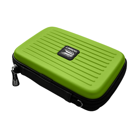 125858_Target_Takoma_XL_Dartwallet_Gr-n_2 Das Bild zeigt das Produkt "Target Takoma XL Dartwallet" in Grün. Es handelt sich um ein stabiles Etui mit Reißverschluss zur Aufbewahrung von Darts und Zubehör.