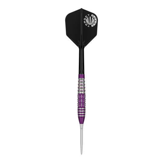 Freccette in acciaio Target Japan Prime Series Tung Suk Zenith GEN1 Swiss Point - 23 g Das Bild zeigt einen Steeldartpfeil aus der Target Japan Prime Series mit silber-lila geriffeltem Barrel und schwarzer Flight. Auf dem Flight ist ein weißes Logo mit der Aufschrift "TARGET JAPAN" zu sehen.