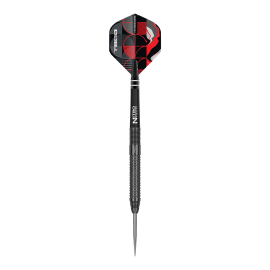 Dardi d'acciaio Red Dragon T-800 Das Bild zeigt einen Red Dragon T-800 Steeldart mit einer schwarzen, strukturierten Oberfläche. Die Dartflügel sind schwarz-rot gemustert und tragen den Schriftzug "T-800".