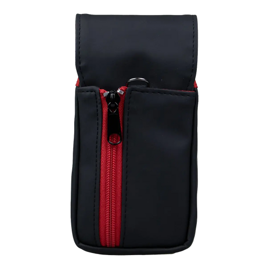 Gezeigt wird das Bulls NL Spacecase Softcase Schwarz-Rot. Das Etui ist für Darts und Zubehör konzipiert.