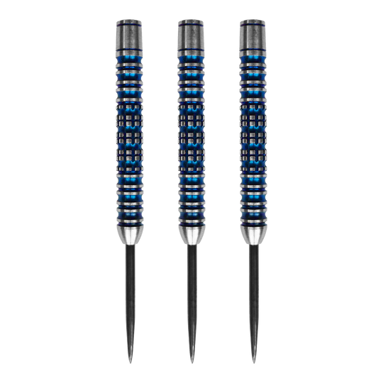 Barili di freccette in acciaio McDart Ocean - 23 g Das Bild zeigt drei McDart Ocean Steeldart Barrels mit einem Gewicht von 23g. Die Barrels sind silberfarben mit blauen Rillen und haben eine strukturierte Oberfläche.