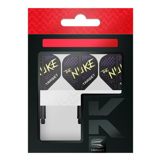 Target K-Flex Luke Littler Black No2 Standard Flight System Auf dem Bild ist eine Verpackung mit drei Dartflights zu sehen. Die Flights sind schwarz mit lila Punkten und der gelben Aufschrift "THE NUKE" sowie dem weißen Wort "TARGET".
