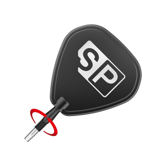 Punte per freccette Target Swiss Storm Diamond Point - Nere Auf dem Bild ist eine schwarze Dartflügel mit den weißen Buchstaben "SP" zu sehen. Der Dartflügel ist am Schaft eines Dartpfeils befestigt.