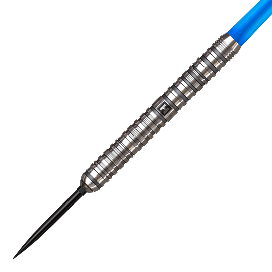 Ein Steeldart aus der Flux Parallel QuickPoint Serie ist abgebildet. Er hat eine glänzende Metallspitze.