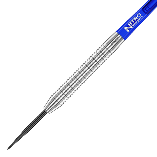 Freccette in acciaio originali Red Dragon Razor Edge Das Bild zeigt einen Red Dragon Razor Edge Original Steeldart mit einem Gewicht von 24g. Der Dart hat einen silbernen, geriffelten Schaft und ein blaues Flight-Element.