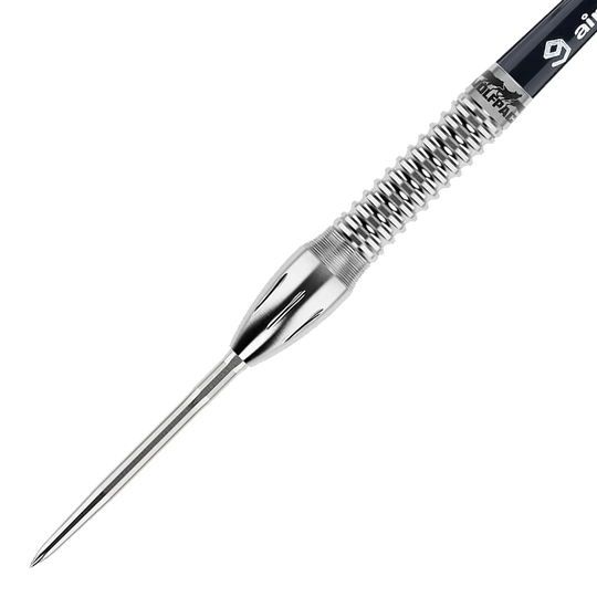 Freccette in acciaio Caliburn Wolfpack W4 - 20 g Das Bild zeigt einen Caliburn Wolfpack W4 Steeldart mit einem Gewicht von 20g. Der Dartpfeil besteht aus silberfarbenem Metall und hat eine strukturierte Griffzone.