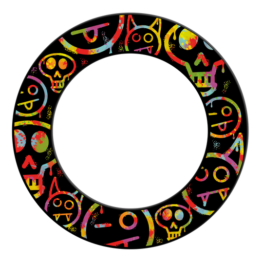 McDart Graffiti Emojis Bersaglio Surround Das Bild zeigt einen bunten Dartboard Surround mit lustigen Smiley-Graffiti. Das Produkt schützt die Wand beim Darts-Spielen.