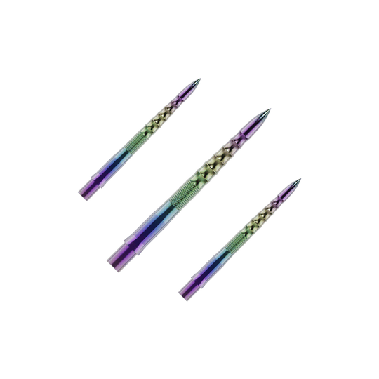Punte per freccette Mission Caliburn EVO - Ripple - Corallo Auf dem Bild sind drei bunte Steeldartspitzen zu sehen. Sie haben ein metallisch glänzendes, geripptes Design in verschiedenen Farben.