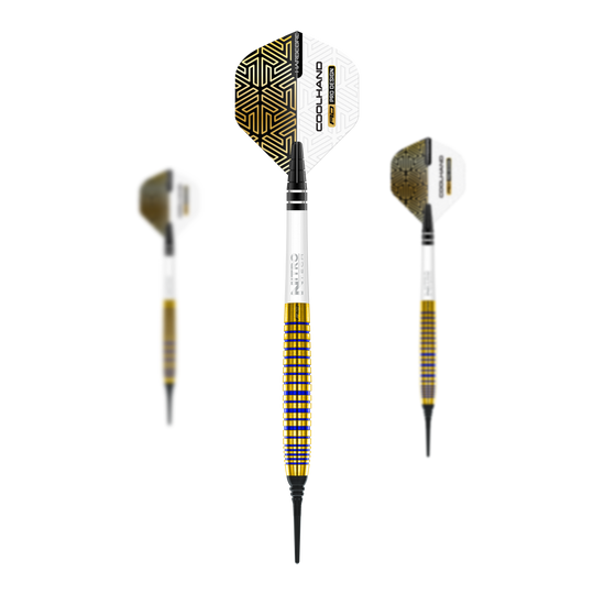 Freccette morbide Red Dragon Luke Humphries TX3 Gold SE - 20 g Auf dem Bild sind drei Softdarts des Modells "Red Dragon Luke Humphries TX3 Gold SE" mit einem Gewicht von 20g zu sehen. Die Darts haben goldene und weiße Designelemente mit schwarzen Spitzen und auffälligen Flights.