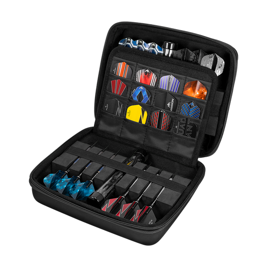Portafoglio Mission Luxor Dart Das Bild zeigt das Produkt mit dem Dateinamen M000441_Mission_Luxor_Dart-Wallet_Black_5. Dies könnte eine schwarze Dart-Tasche oder ein ähnliches Zubehör sein.