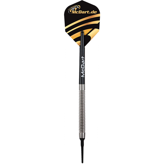 Set di freccette McDart Giga Grip 2 Das Bild zeigt einen Dartpfeil aus dem McDart Giga Grip 2 Dartset. Der Pfeil hat ein silbernes Griffstück, einen schwarzen Schaft und eine schwarze Flights mit gelben Streifen und dem McDart.de-Logo.