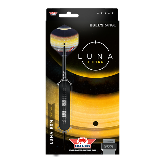 Bulls NL Luna Triton freccette in acciaio Das Bild zeigt die Verpackung der "Bulls NL Luna Triton Steeldarts". Die Verpackung ist schwarz-gelb gestaltet und hebt den Dartpfeil sowie den Schriftzug "Luna Triton" hervor.