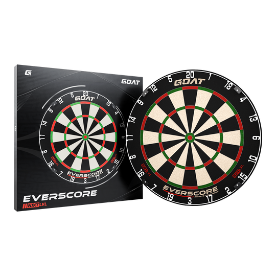 Bersaglio per freccette in acciaio GOAT Everscore Das Bild zeigt das Produkt "GOAT Everscore Steeldartboard" zusammen mit seiner Verpackung. Das Dartboard hat ein klassisches Design mit schwarzen, weißen, roten und grünen Feldern.