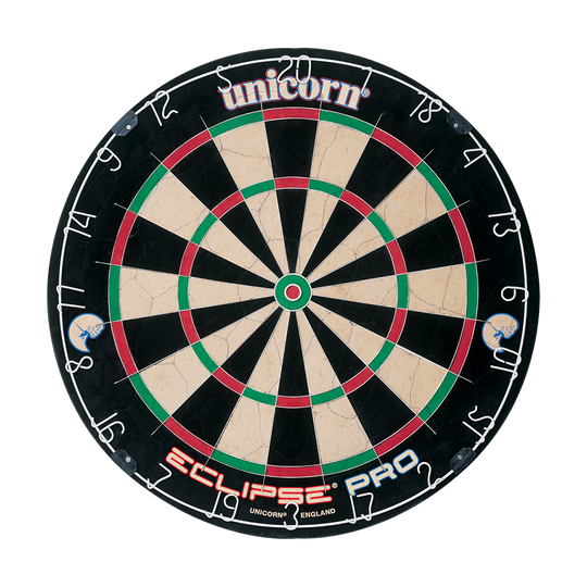 Bersaglio per freccette Unicorn Eclipse Pro Das Bild zeigt die Unicorn Eclipse Pro Dartscheibe. Sie hat ein klassisches Design mit deutlich sichtbaren Zahlen und farbigen Segmenten.